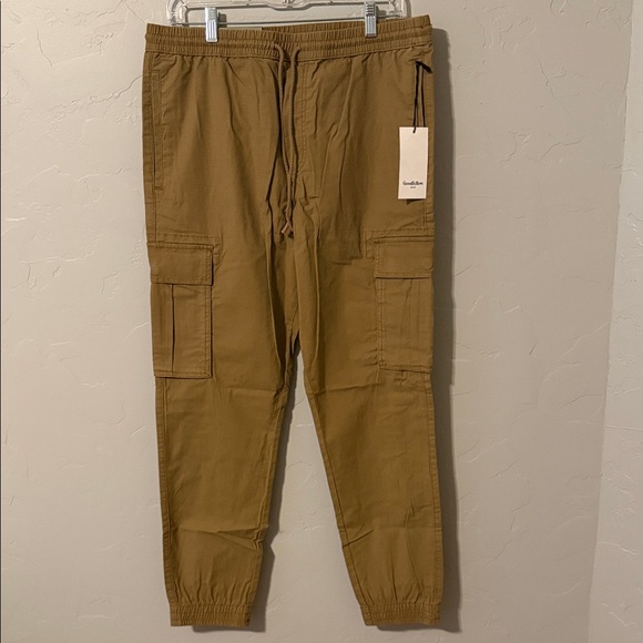 Target Other - Goodfellow & Co Men’s Tan Cargo Joggers size Medium Long